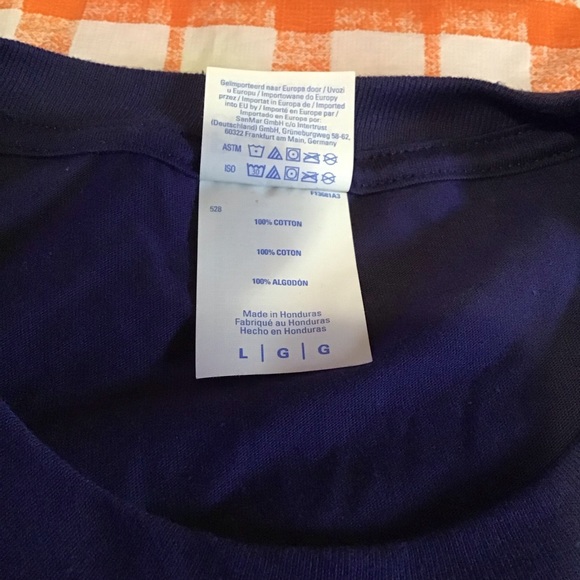 Be A Goldfish T-Shirt - Picture 5 of 5